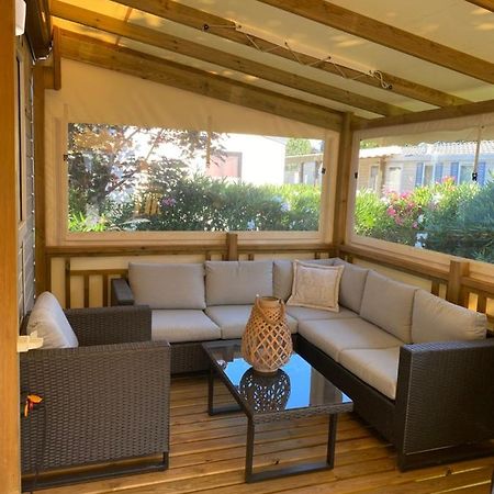Mobil Home De Charme เฟรฌูส ภายนอก รูปภาพ