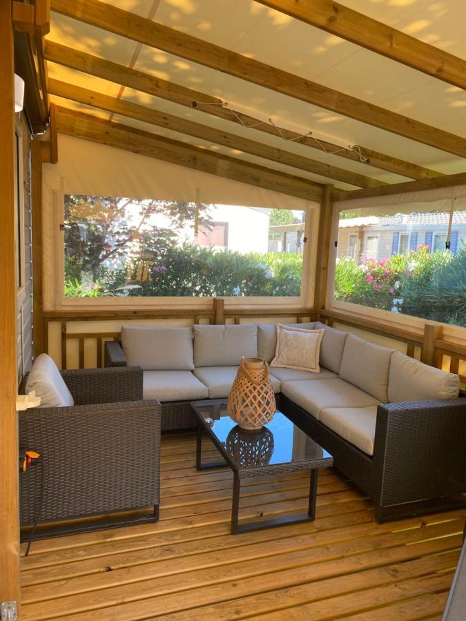 Mobil Home De Charme เฟรฌูส ภายนอก รูปภาพ