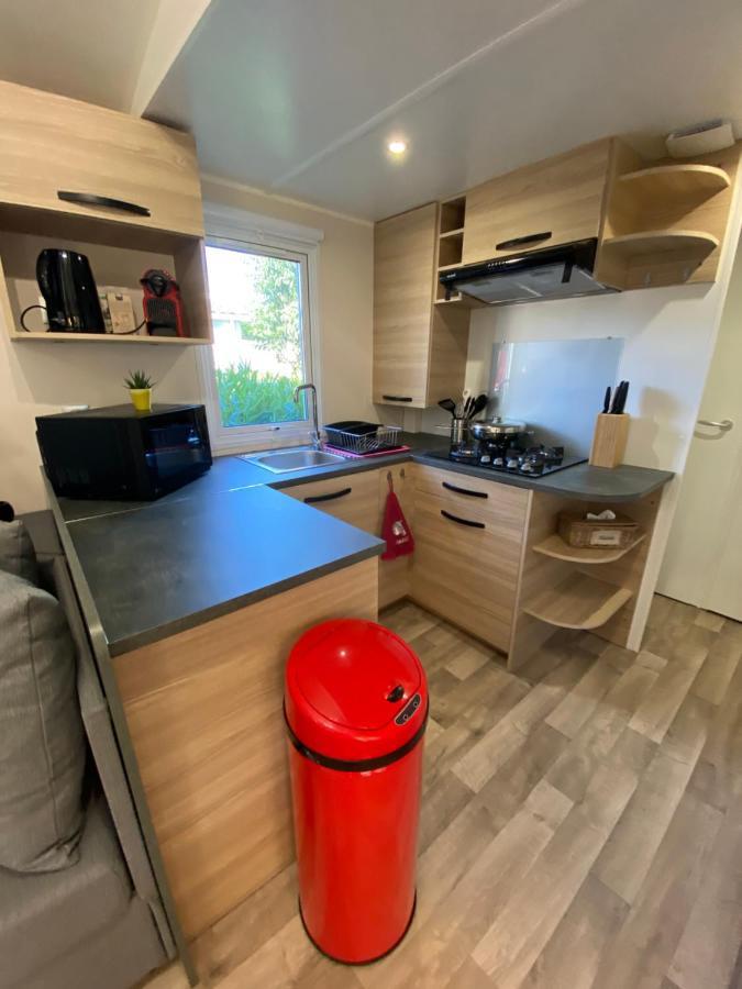 Mobil Home De Charme เฟรฌูส ภายนอก รูปภาพ