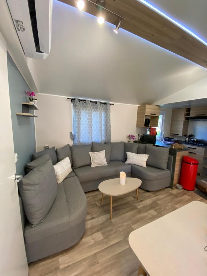 Mobil Home De Charme เฟรฌูส ภายนอก รูปภาพ