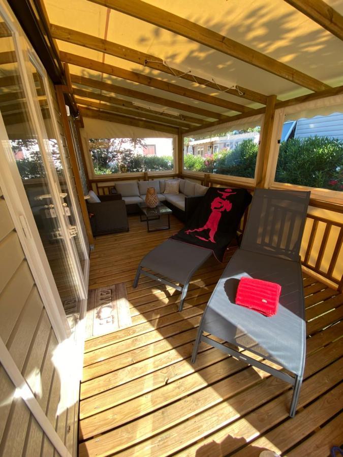 Mobil Home De Charme เฟรฌูส ภายนอก รูปภาพ